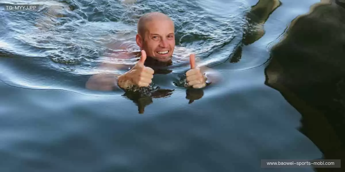 🎁 正版授权，独家周边！用潮流装备，彰显你的热爱👕🏆